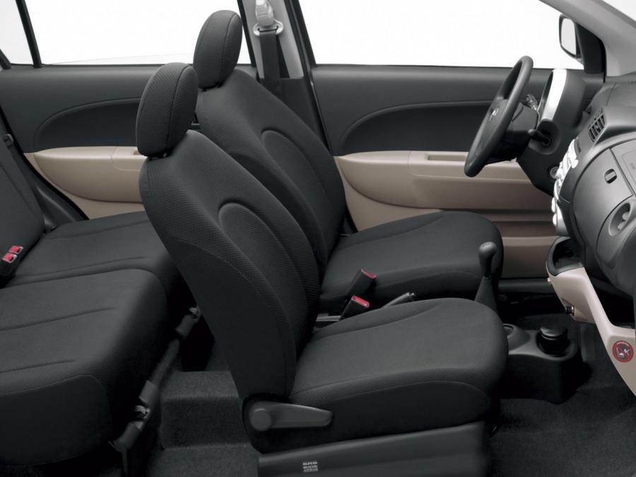  Daihatsu Sirion 2005 года  (фото 5 из 16)